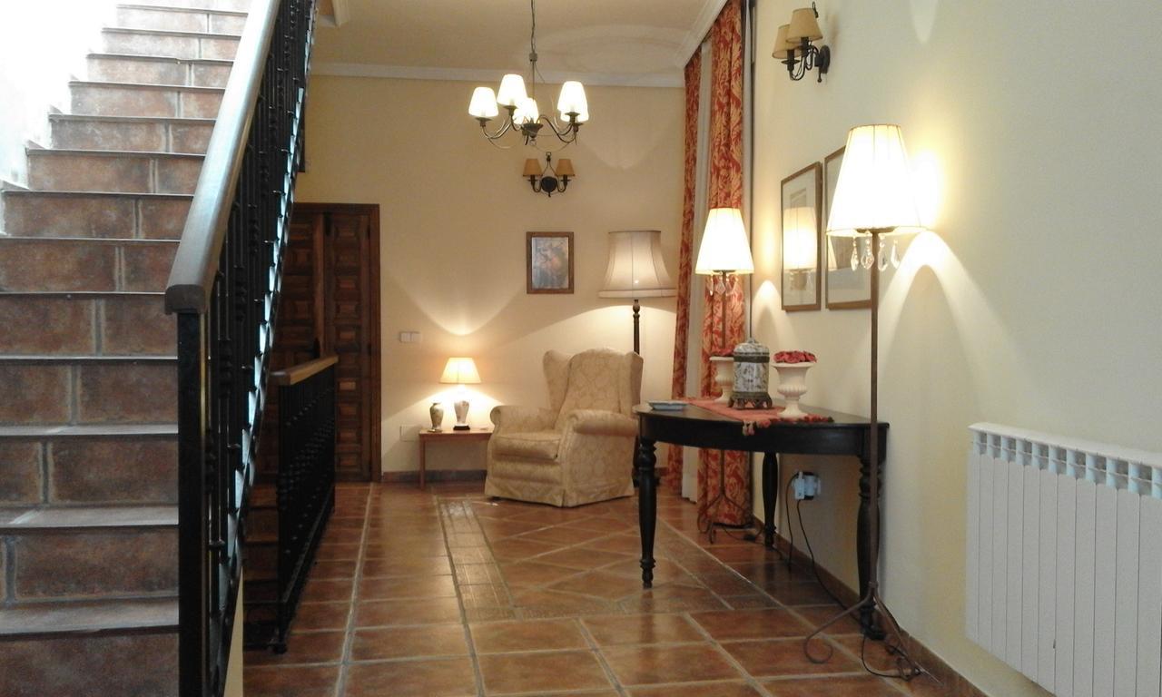 Hostal Rural Cumbres De Castilla Мандайона Экстерьер фото