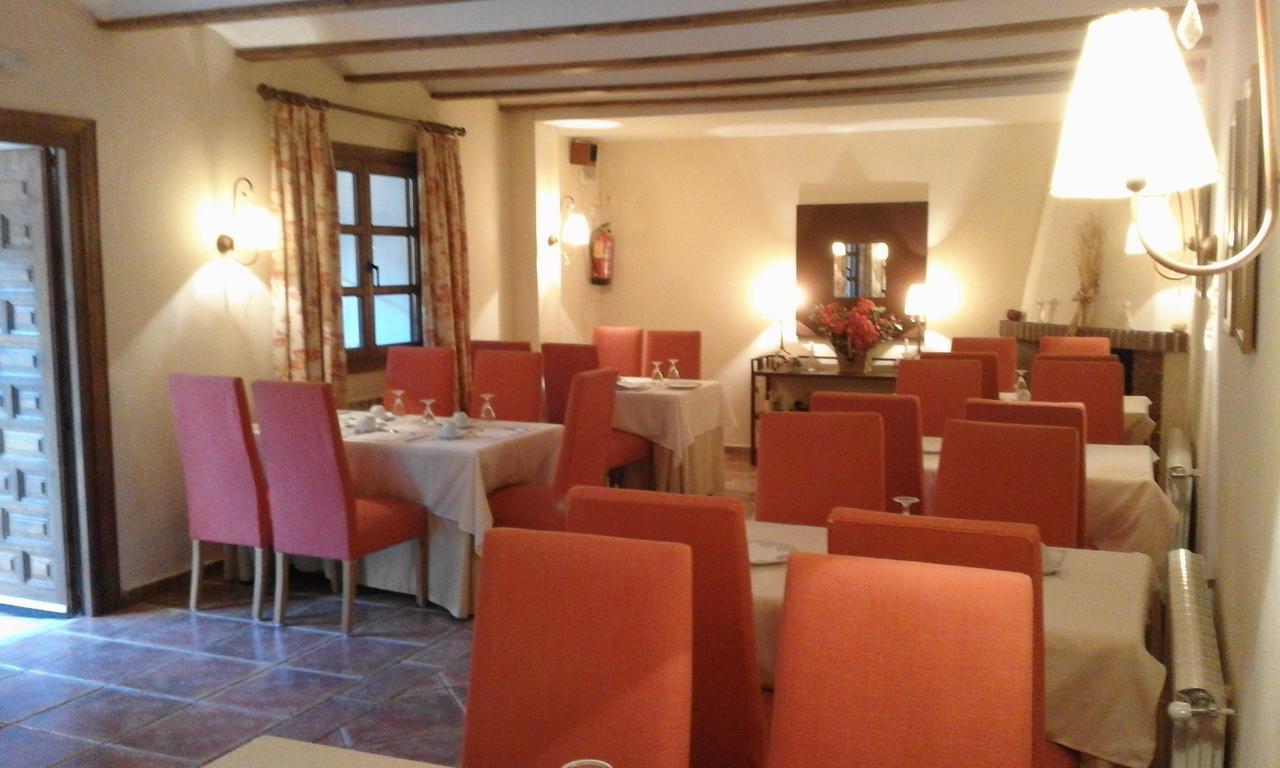 Hostal Rural Cumbres De Castilla Мандайона Экстерьер фото