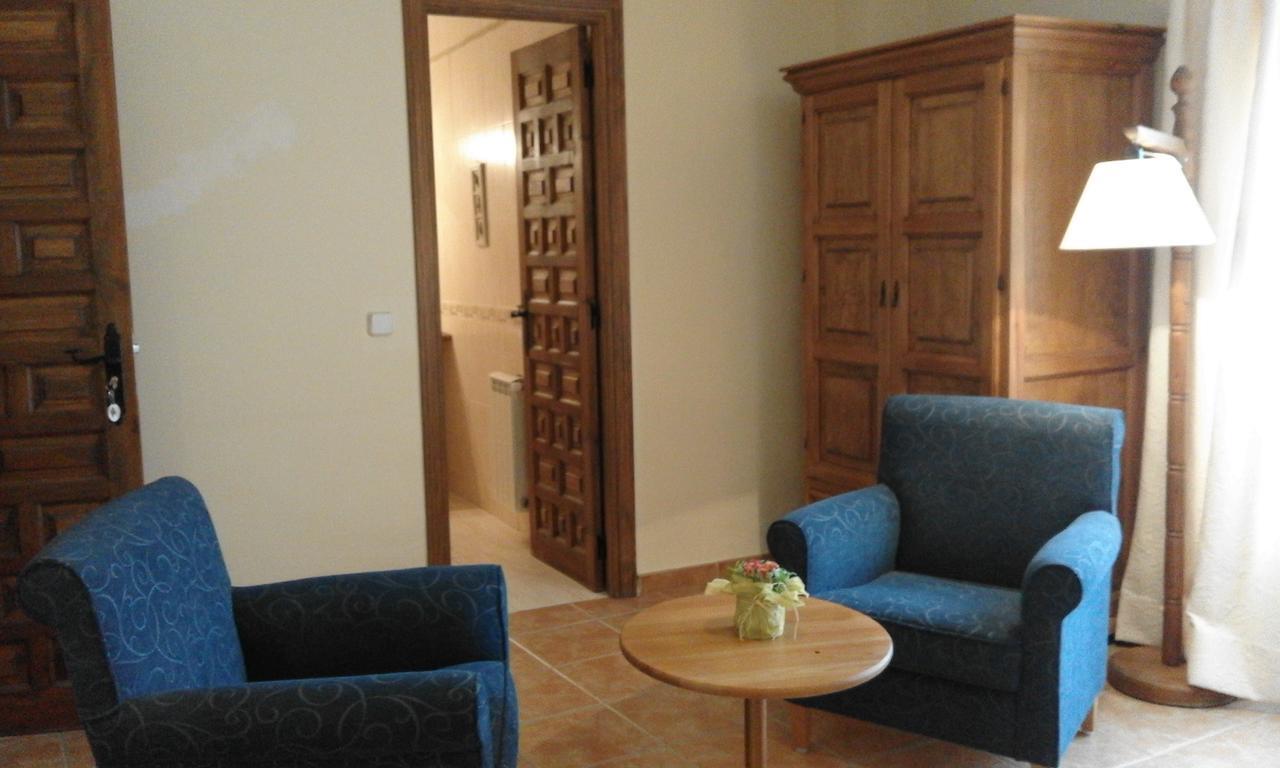Hostal Rural Cumbres De Castilla Мандайона Экстерьер фото