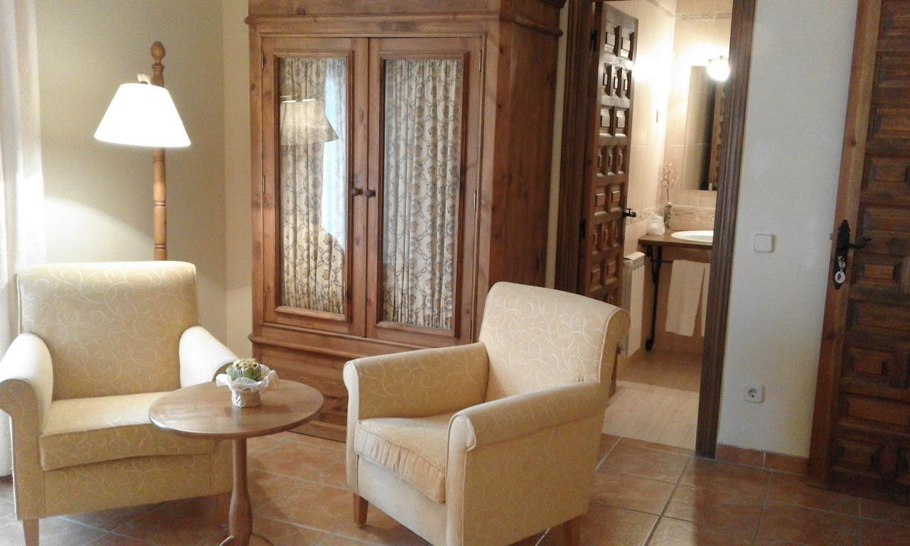 Hostal Rural Cumbres De Castilla Мандайона Экстерьер фото