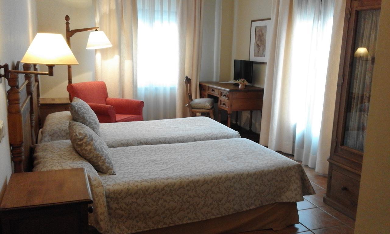 Hostal Rural Cumbres De Castilla Мандайона Экстерьер фото