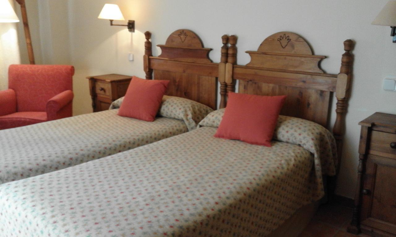 Hostal Rural Cumbres De Castilla Мандайона Экстерьер фото