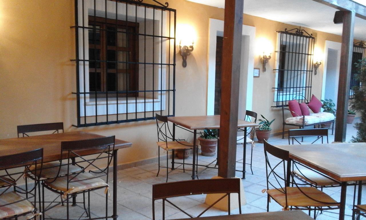 Hostal Rural Cumbres De Castilla Мандайона Экстерьер фото