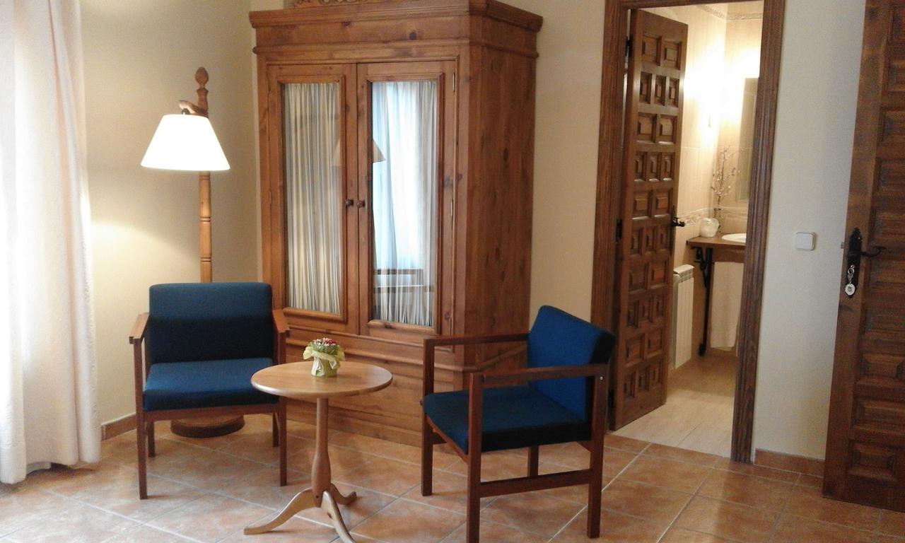 Hostal Rural Cumbres De Castilla Мандайона Экстерьер фото