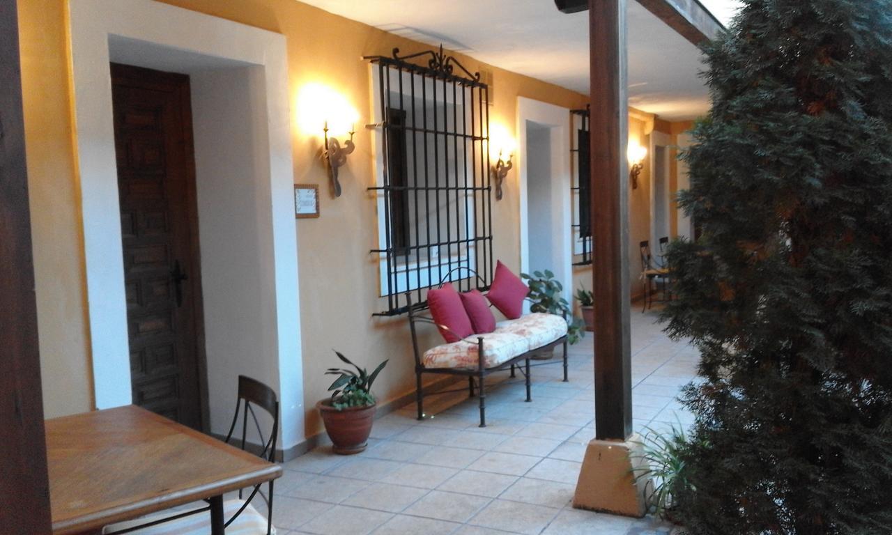Hostal Rural Cumbres De Castilla Мандайона Экстерьер фото