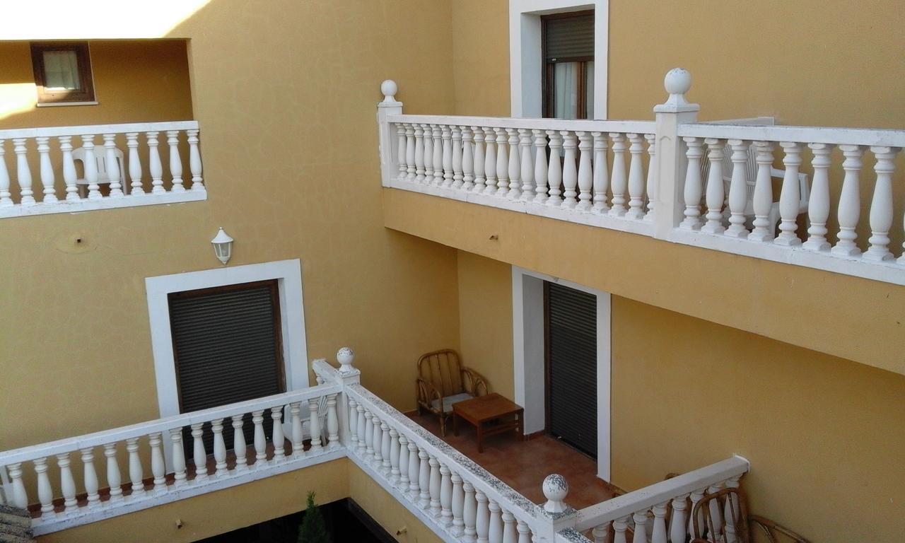 Hostal Rural Cumbres De Castilla Мандайона Экстерьер фото