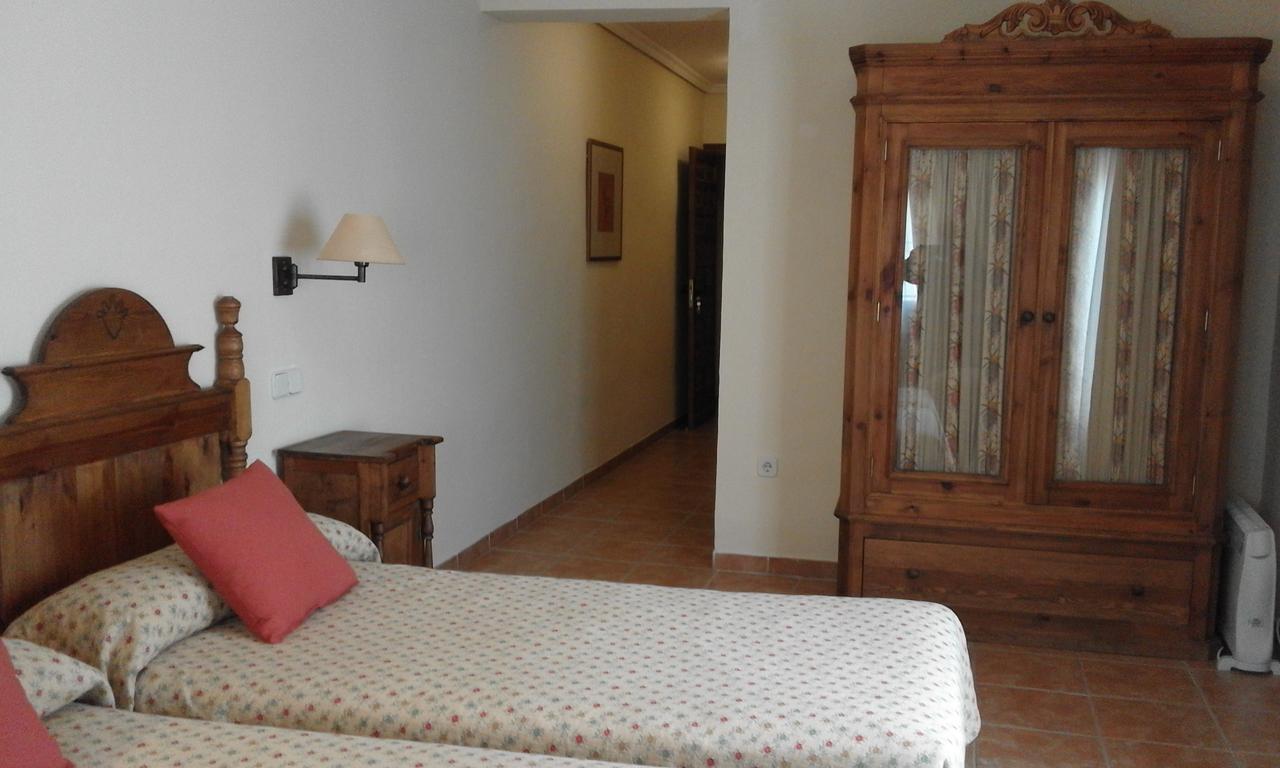 Hostal Rural Cumbres De Castilla Мандайона Экстерьер фото