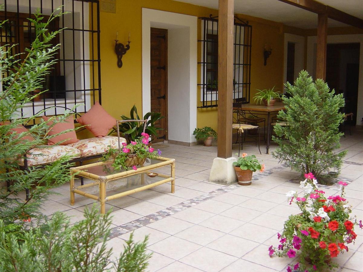 Hostal Rural Cumbres De Castilla Мандайона Экстерьер фото